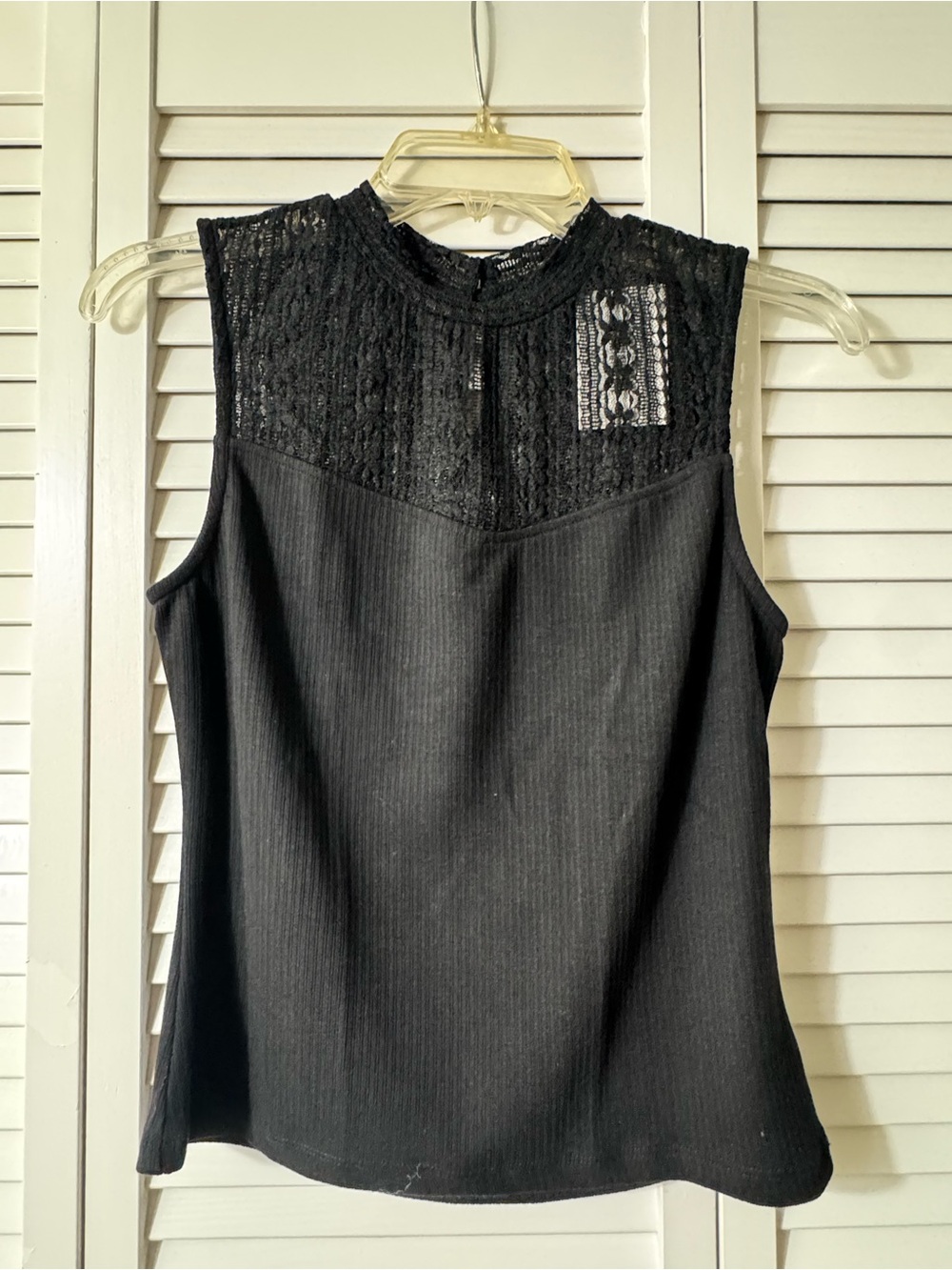 Lace Yoke Sleeveless Knit Tank Top - Black
